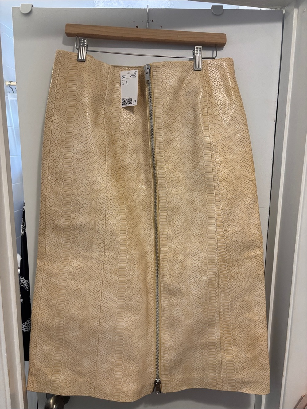 H&M Cream Faux Leather Midi Skirt with Center Zip